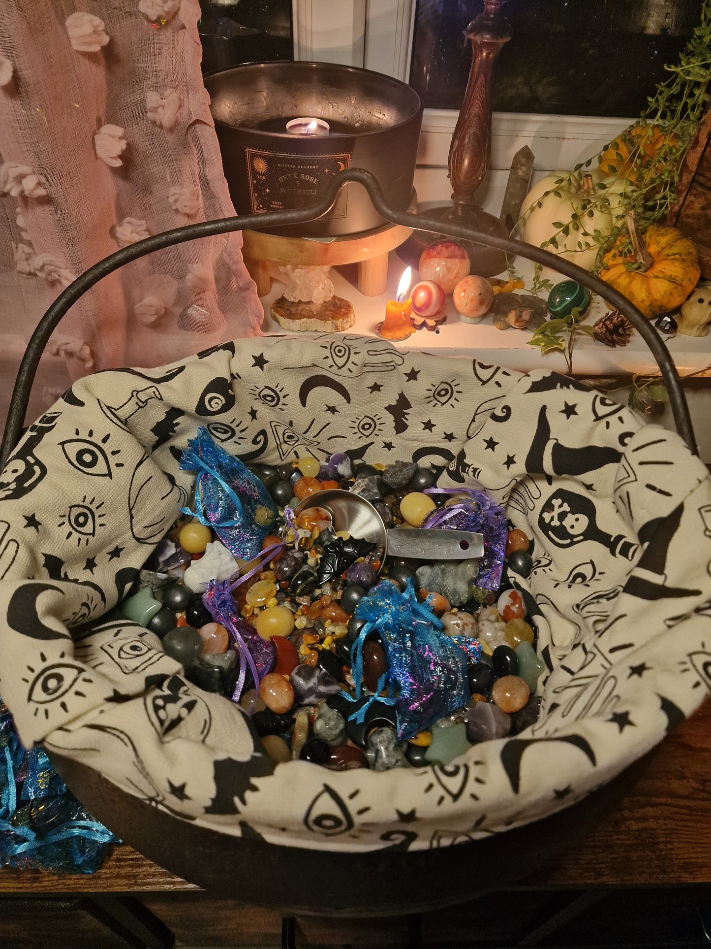 Chrystals Cauldron Scoop ~ Samhain edition