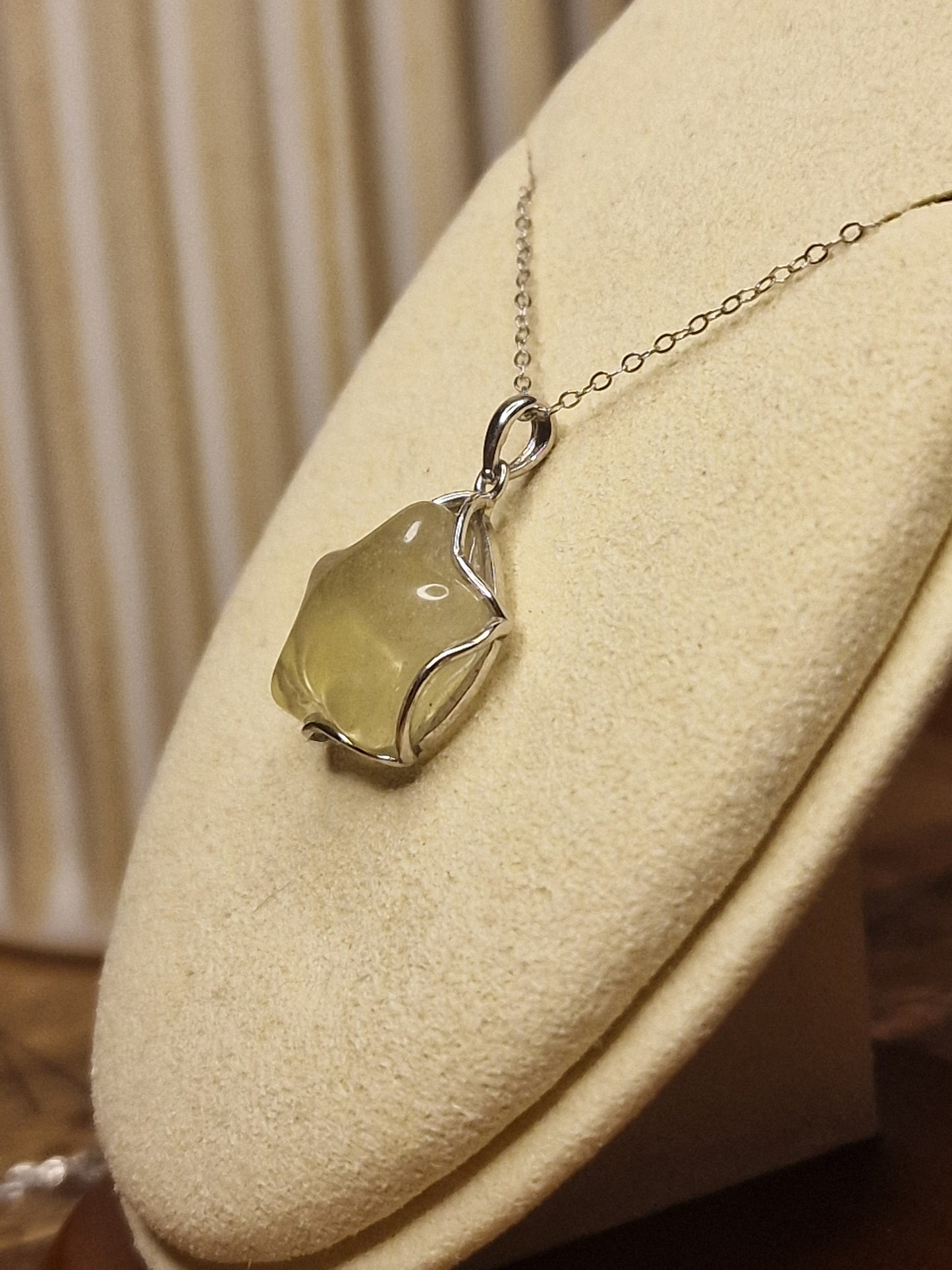 Libyan Desert Glass Star Pendant – 925 Silver