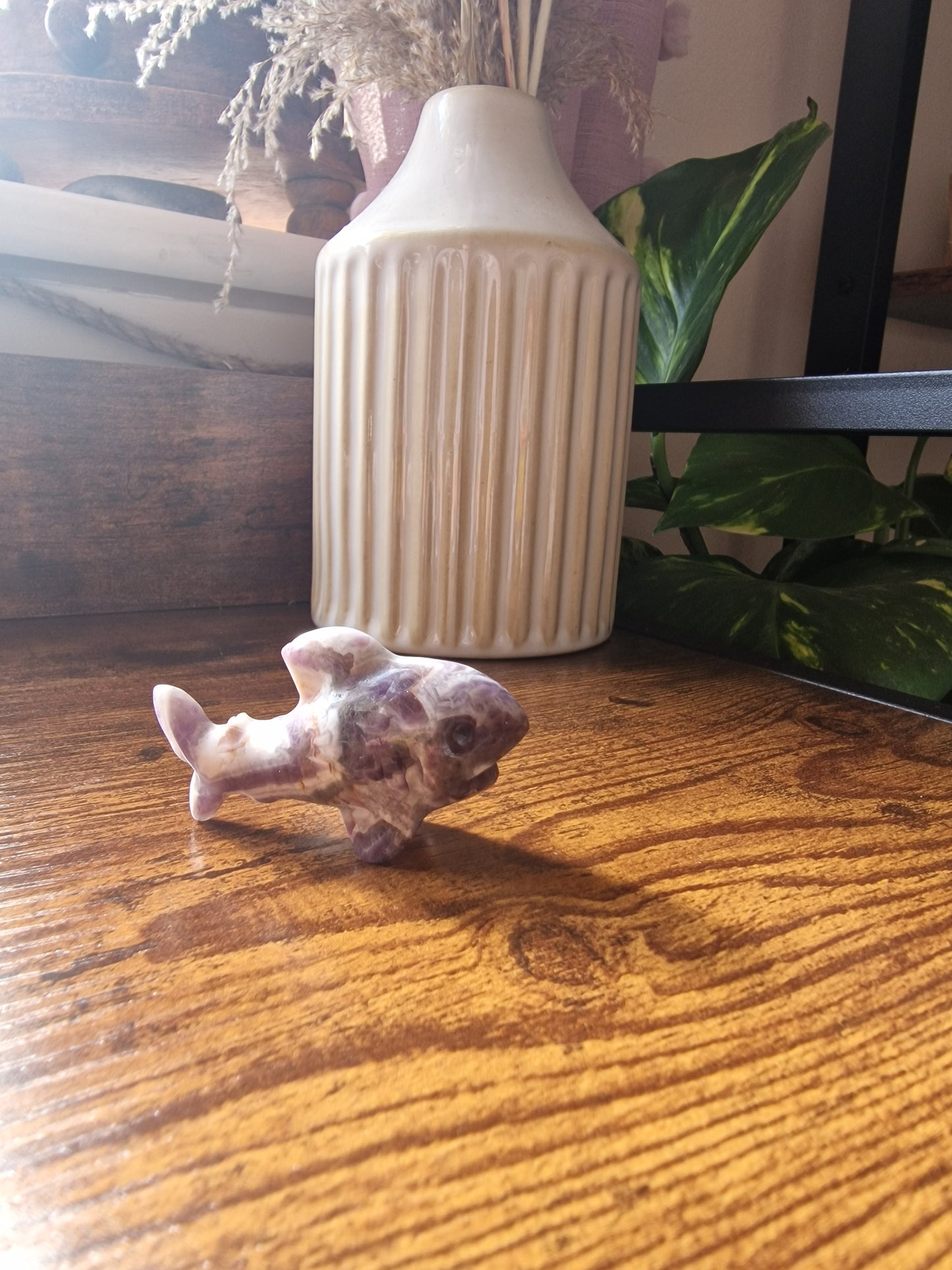 Dream Amethyst Shark (~5cm)
