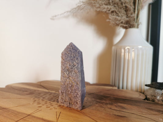 Grape agate tower