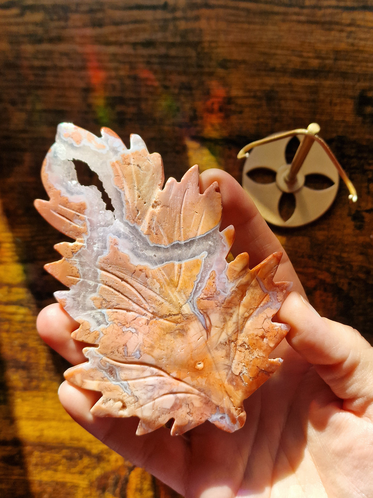 Druzy Pink Agate Crystal Leaf on Gold-Coloured Stand