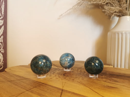 Apatite spheres 💙
