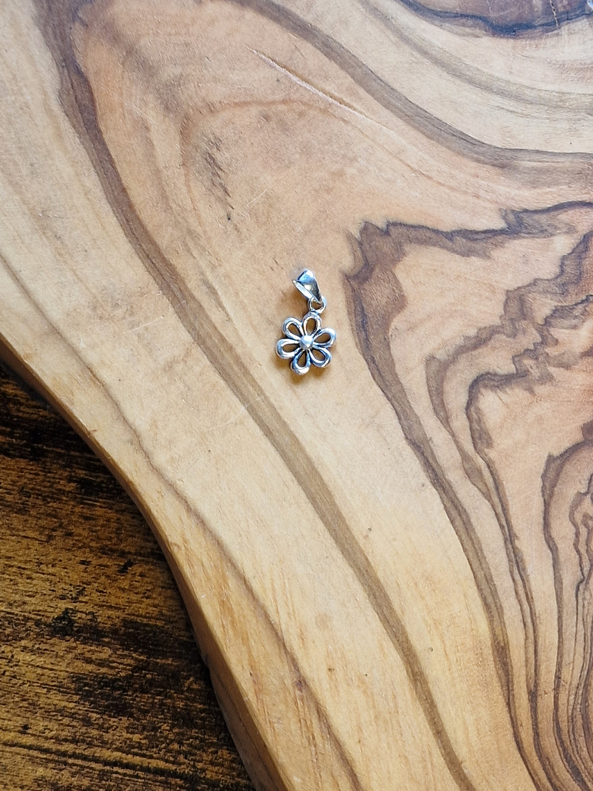 925 Silver Small Daisy Pendant