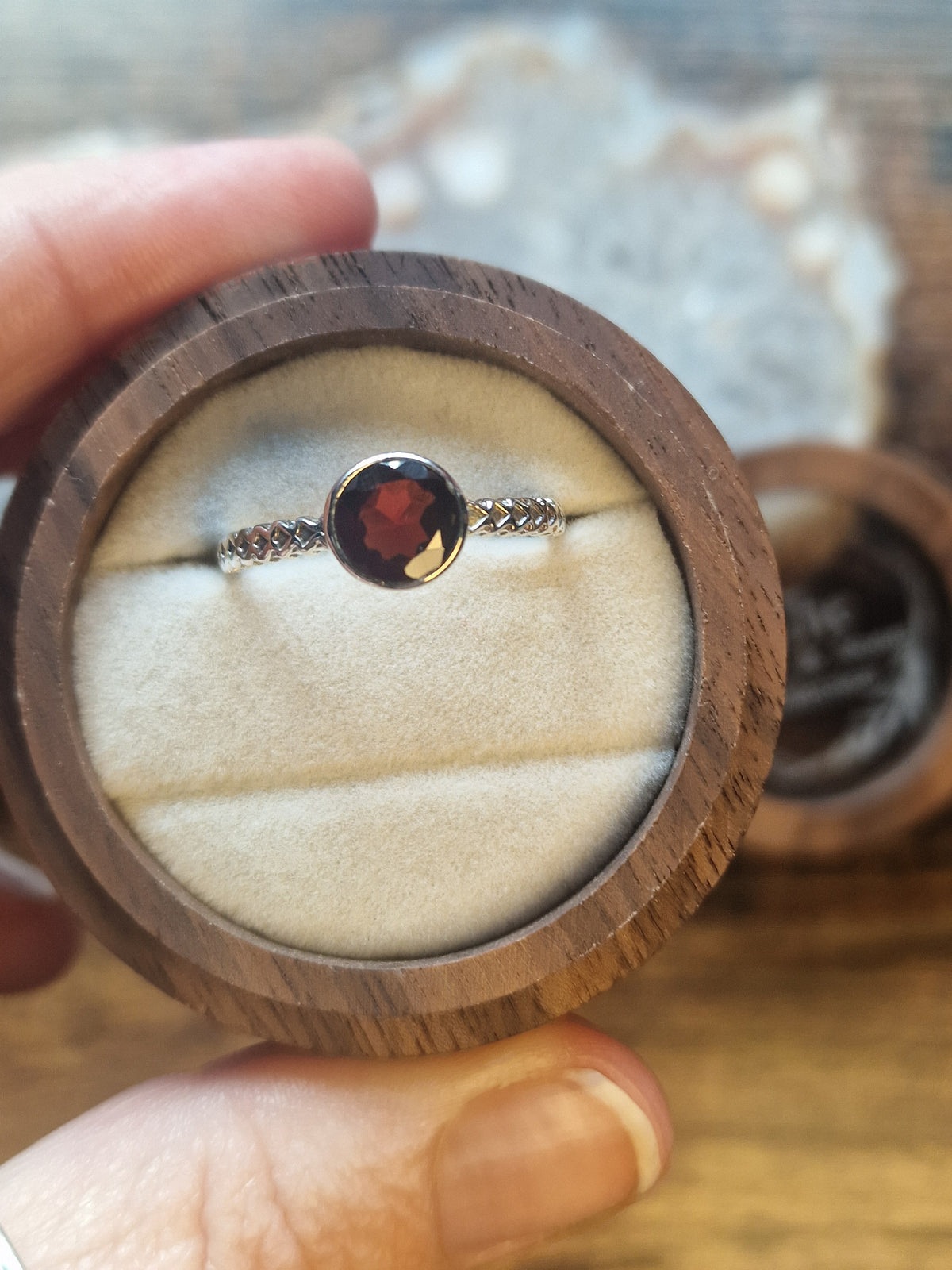 Garnet Faceted Patterned Band Ring