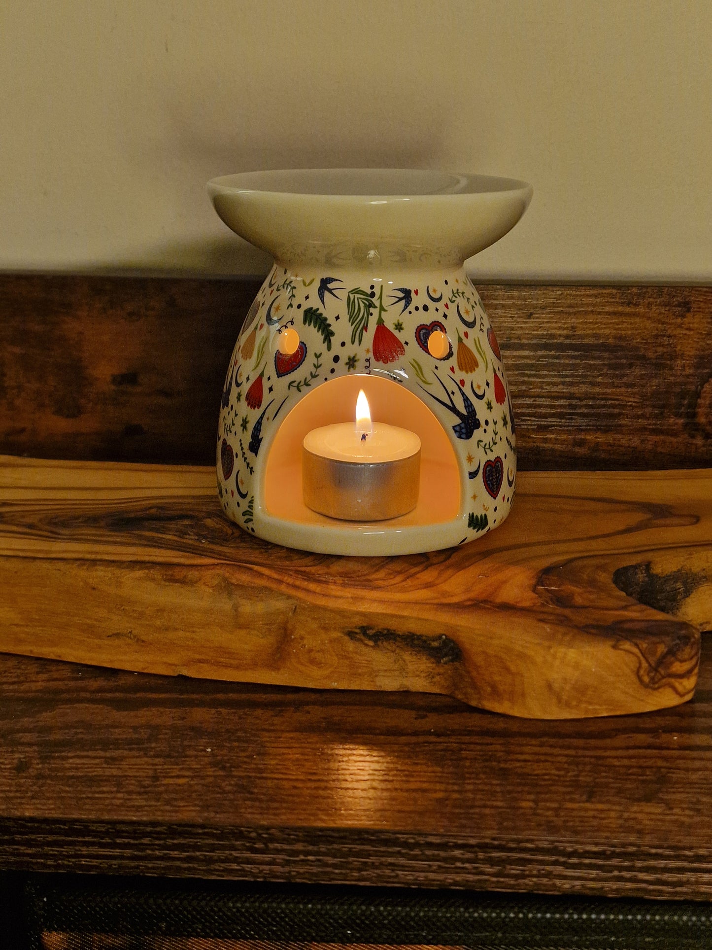 Midnight Bloom Oil Burner ~ Cream