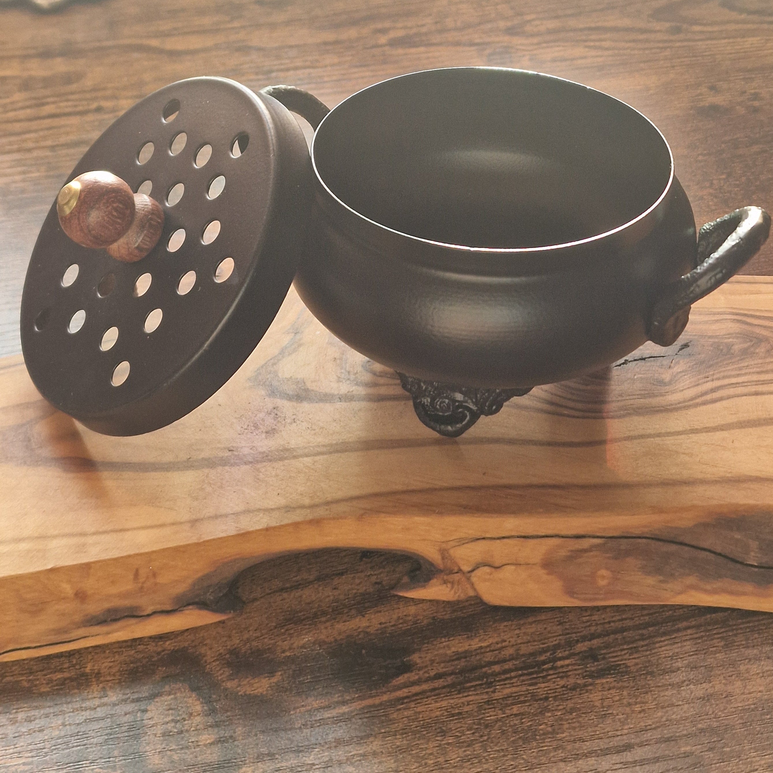 Classic Iron Cauldron Burner
