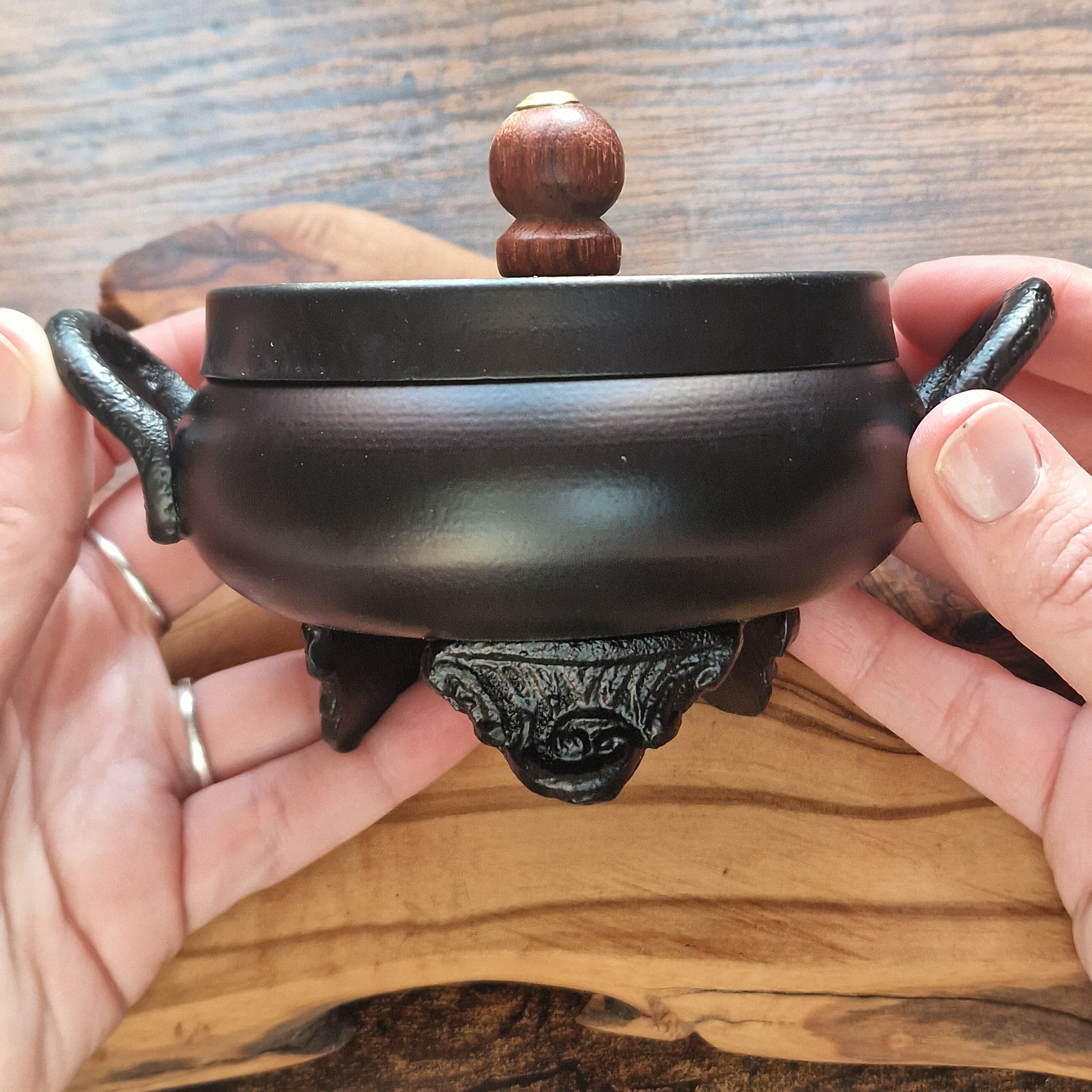 Classic Iron Cauldron Burner