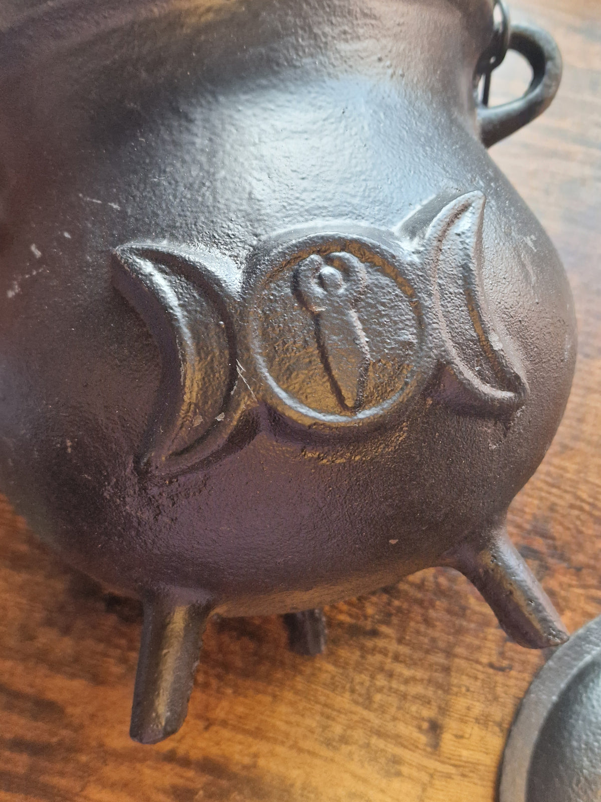 Large Triple Moon Cast Iron Cauldron | 23cm
