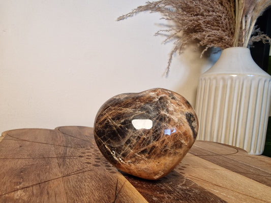 Black moonstone puffy heart🖤