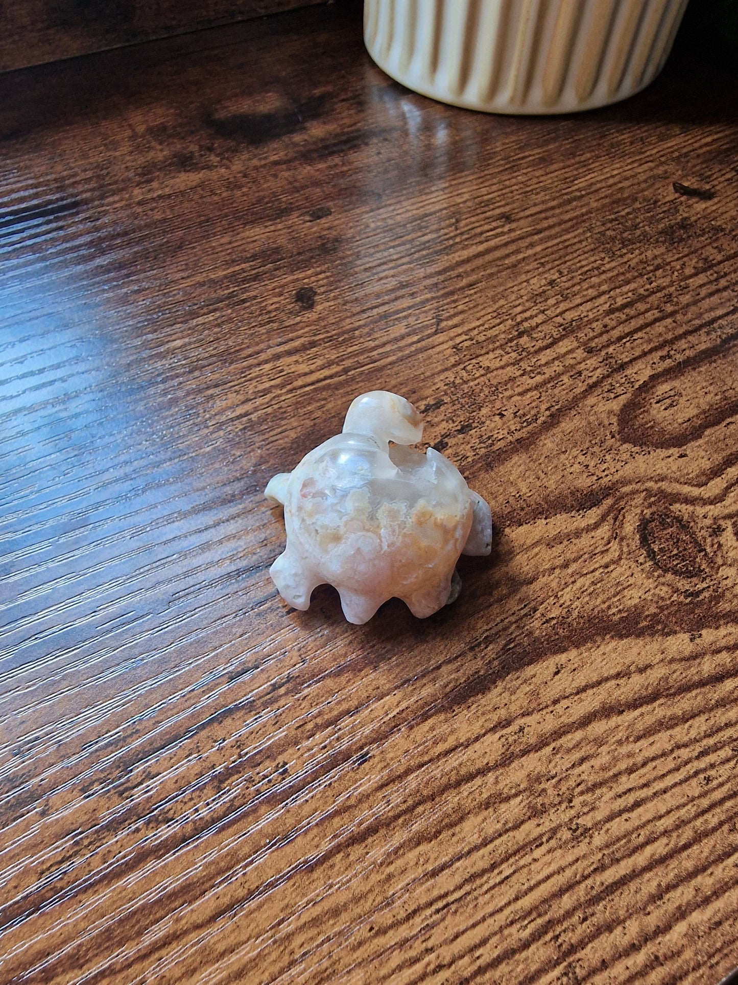 Flower Agate Turtle with Druzy (~4cm)