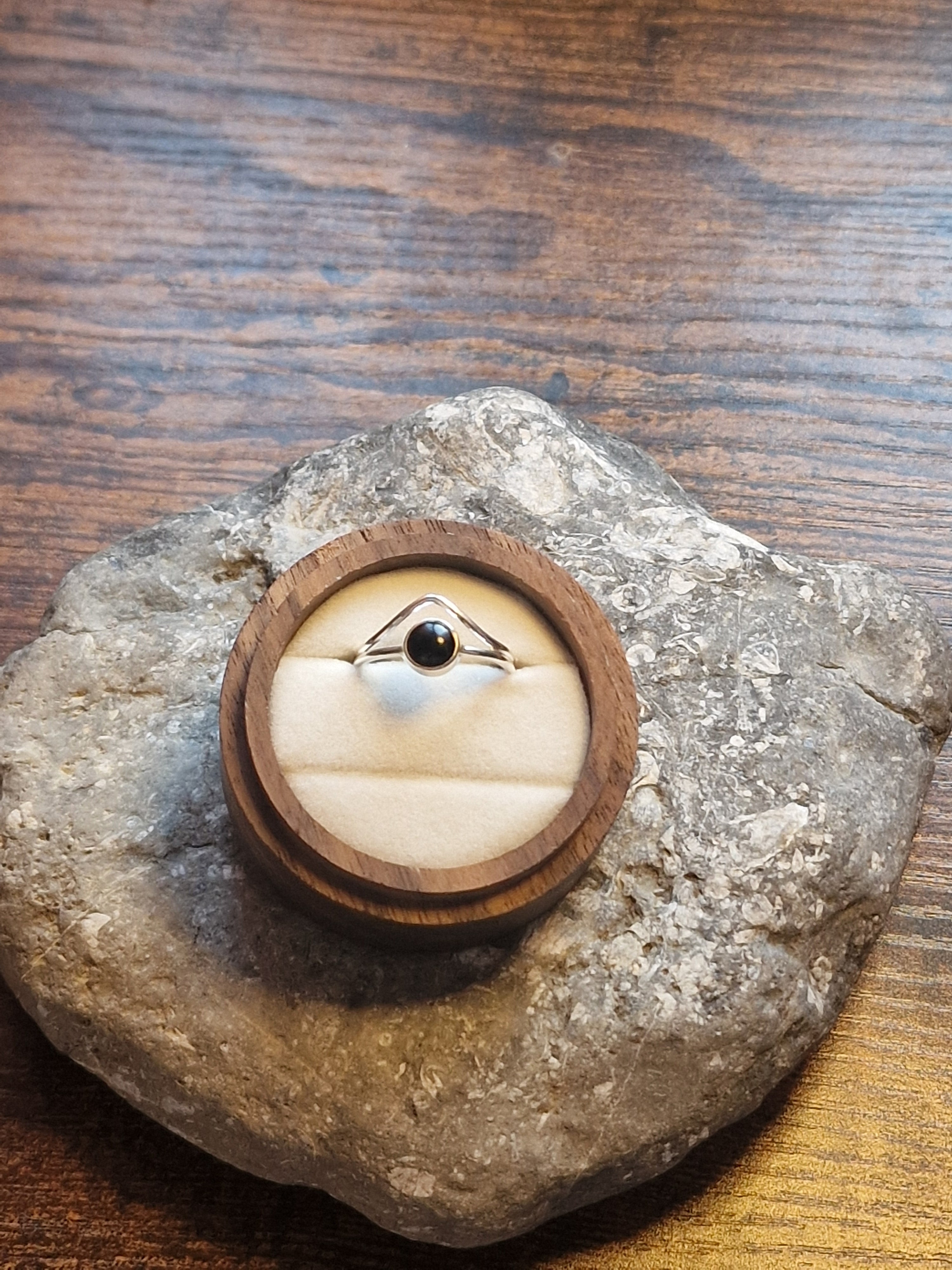 Ivy Split Chevron with Black Onyx Ring Size N