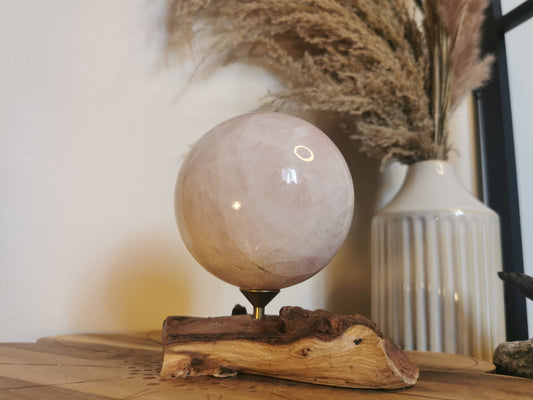 Rose quartz sphere 98kg